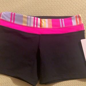 New lululemon groove shorts size 12